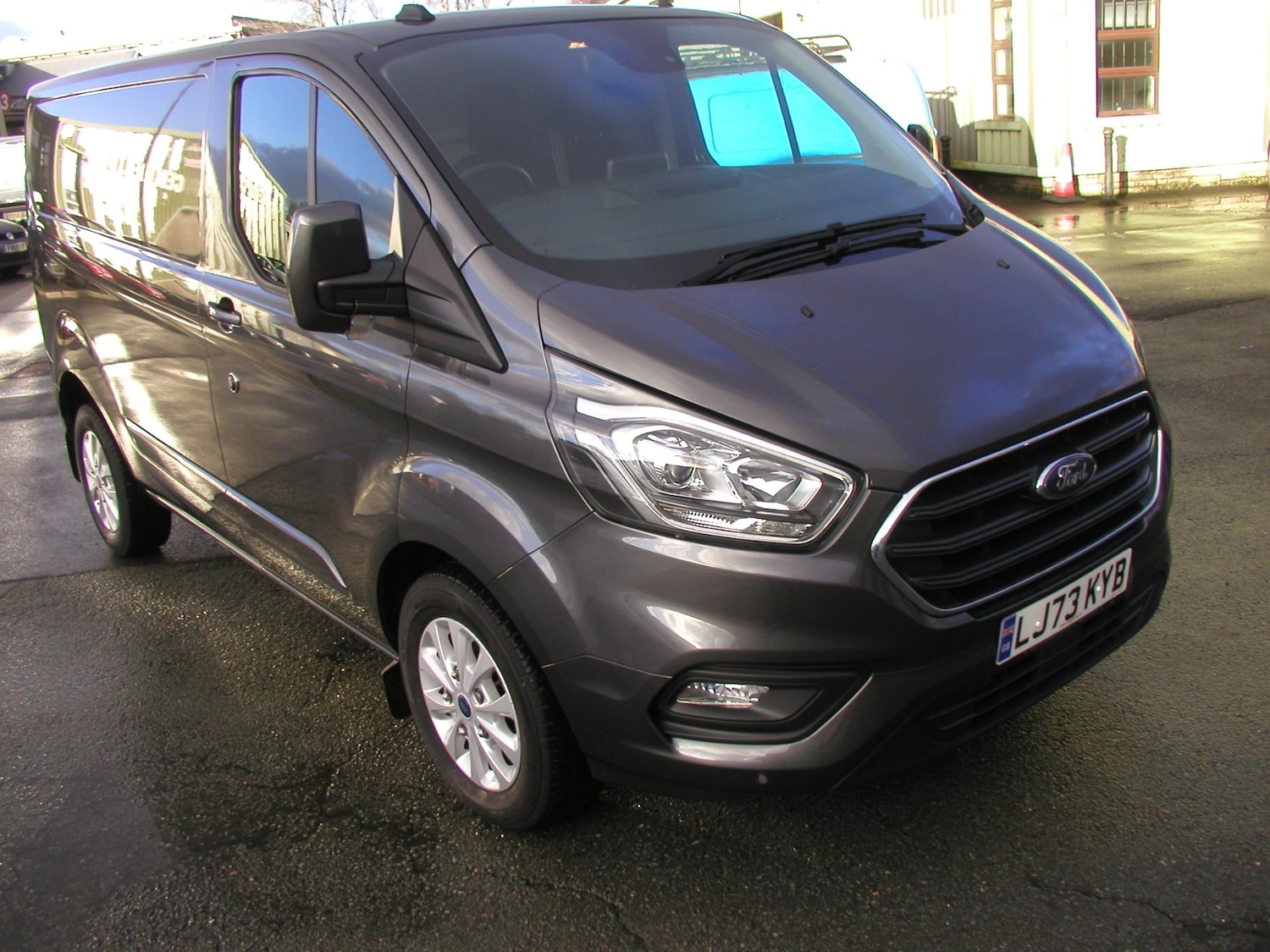 Used Ford Transit Custom 2023 for sale - 77186754: Photo 2