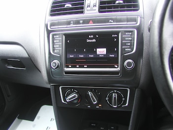 Used Volkswagen Polo 2016 for sale - 78949670: Photo