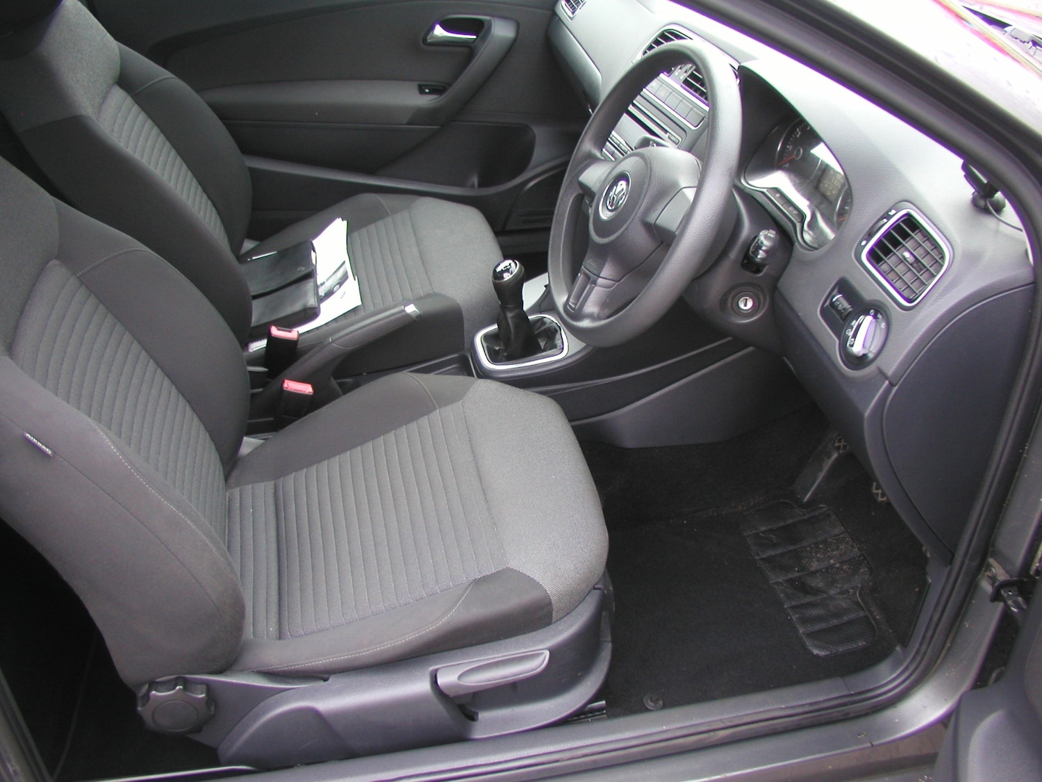 Used Volkswagen Polo 2012 for sale - 77641624: Photo 5