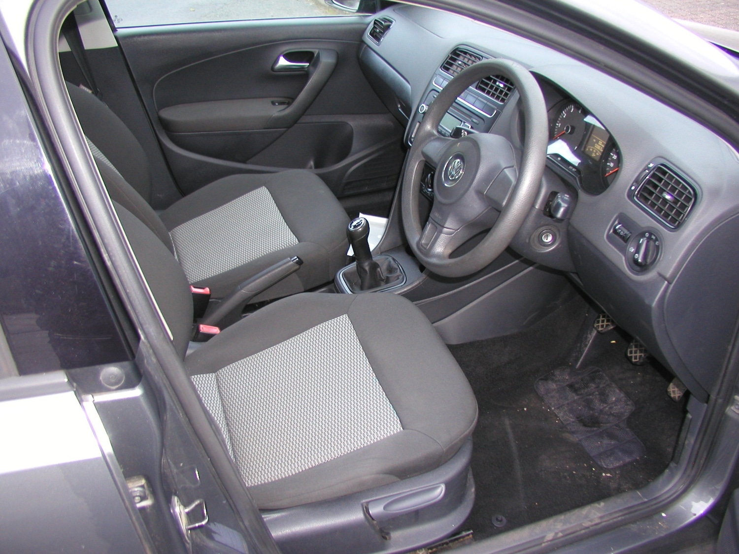 Used Volkswagen Polo 2011 for sale - 77149725: Photo 7