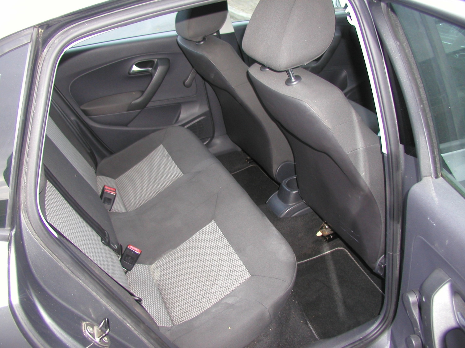 Used Volkswagen Polo 2011 for sale - 77149725: Photo 8