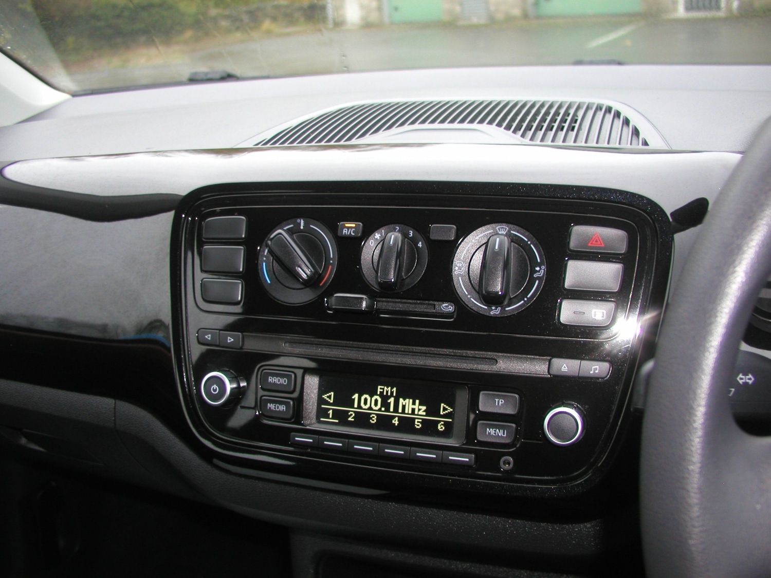 Used Volkswagen up! 2013 for sale - 76430634: Photo 8