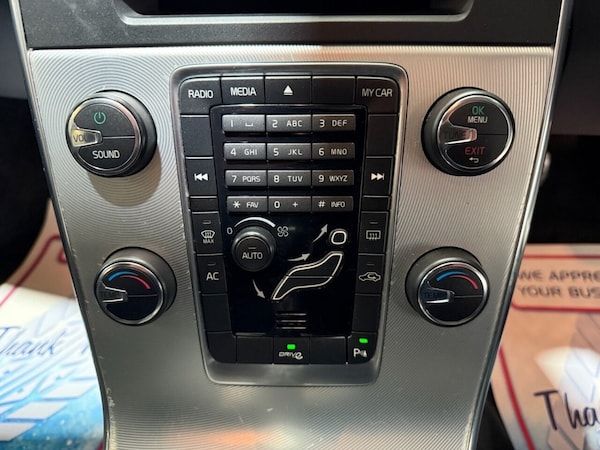 Used Volvo V60 2012 for sale - 75653856: Photo 16