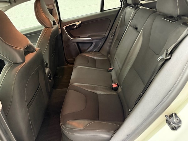 Used Volvo V60 2012 for sale - 75653856: Photo 26