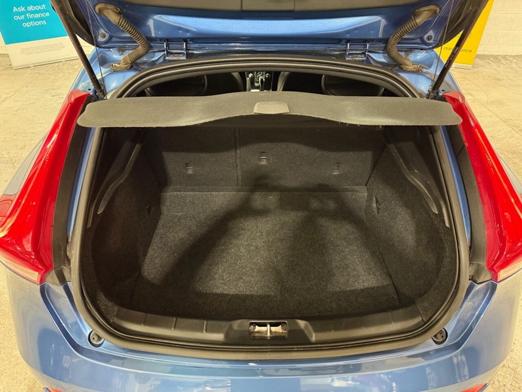 Used Volvo V40 2018 for sale - 76356842: Photo 26