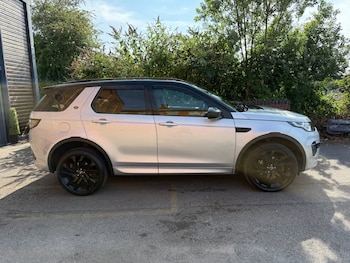 Used Land Rover Discovery Sport 2018 for sale - 79300809: Photo