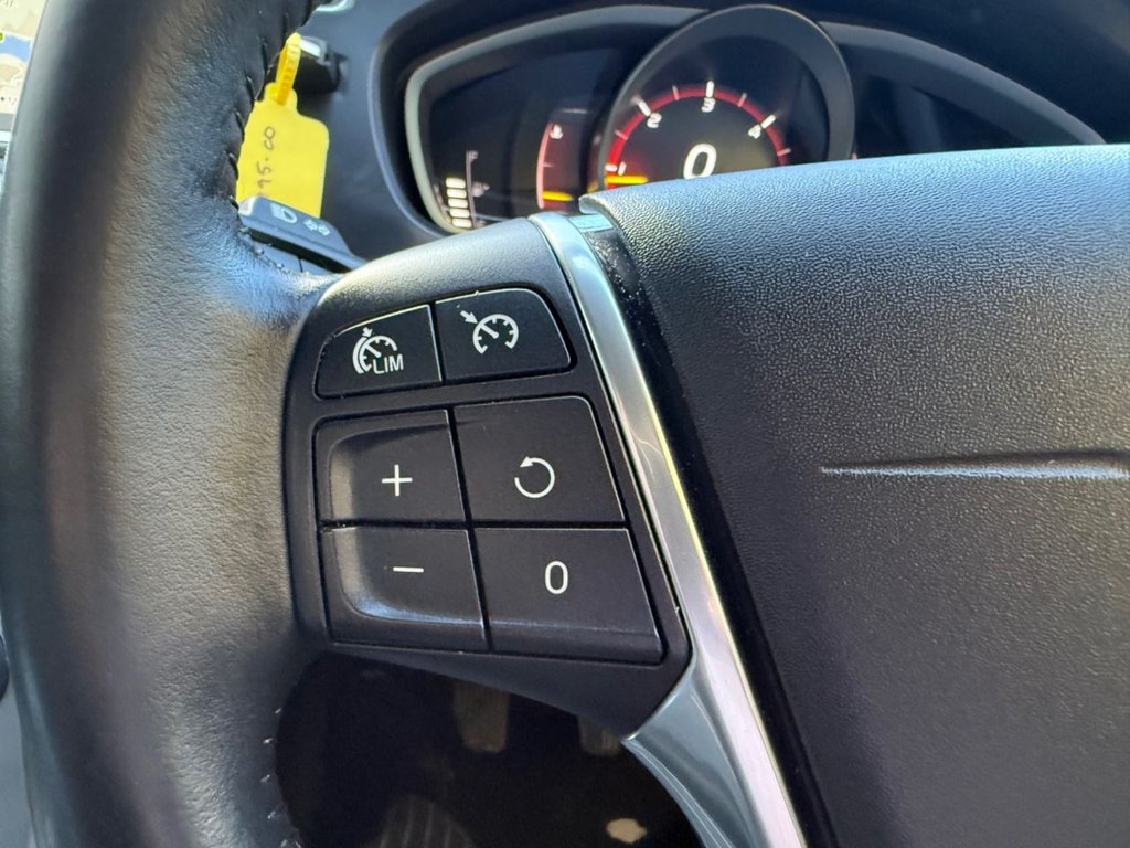 Used Volvo V40 2016 for sale - 77835310: Photo 28