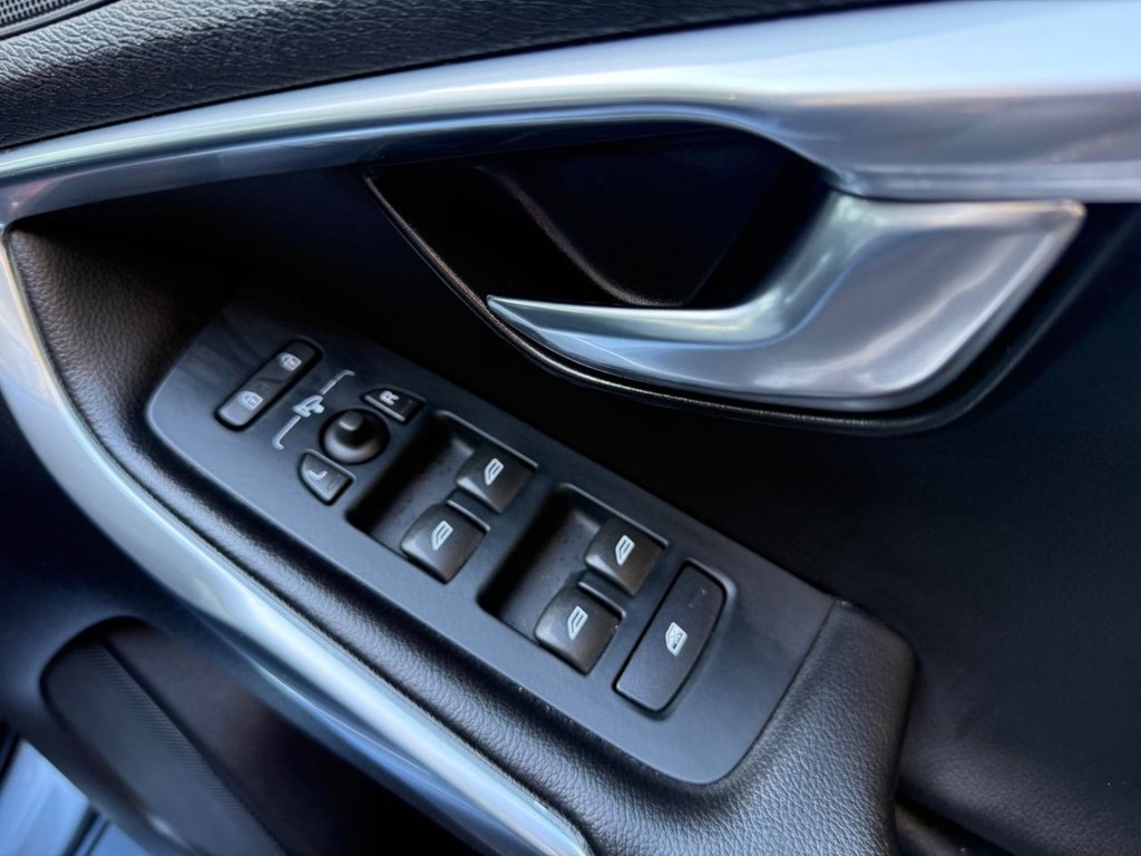 Used Volvo V40 2016 for sale - 77835310: Photo 34