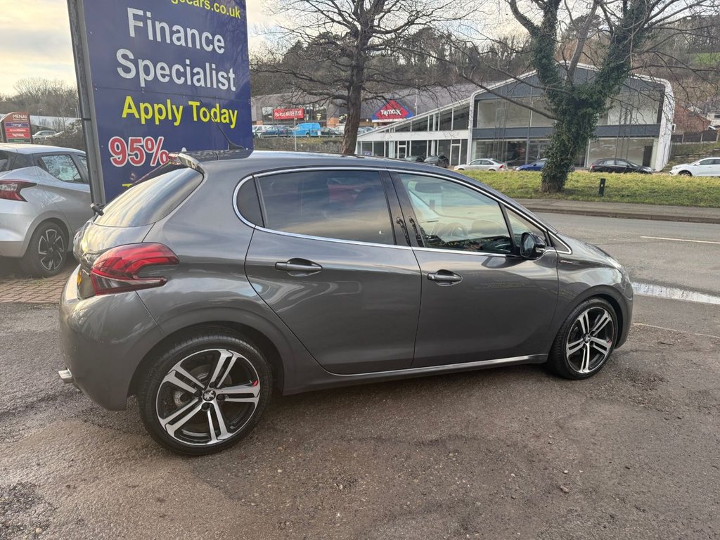 Used Peugeot 208 2019 for sale - 77594000: Photo 11
