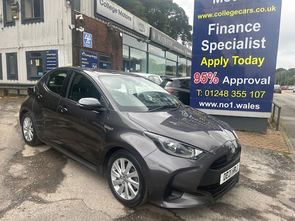 Used Toyota Yaris 2021 for sale - 73088483: Photo 1