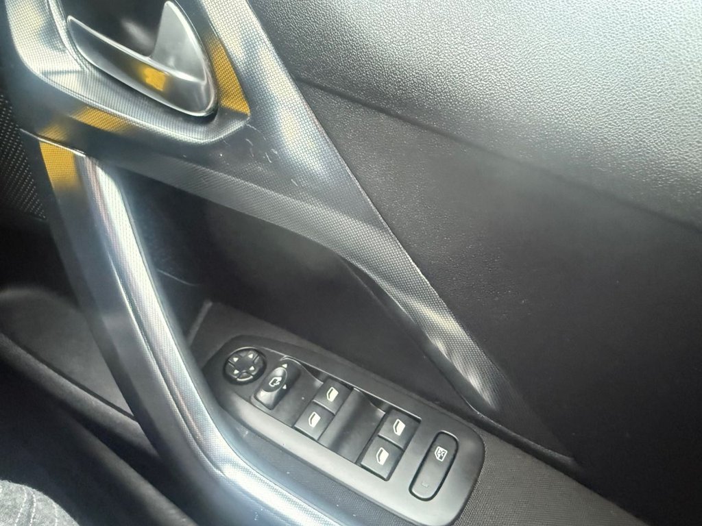 Used Peugeot 2008 2016 for sale - 76482442: Photo 26