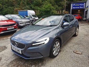 Used Volvo V40 2018 for sale - 79764119: Photo