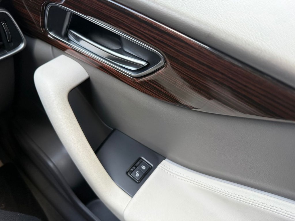 Used Jaguar F-Pace 2018 for sale - 76654824: Photo 31