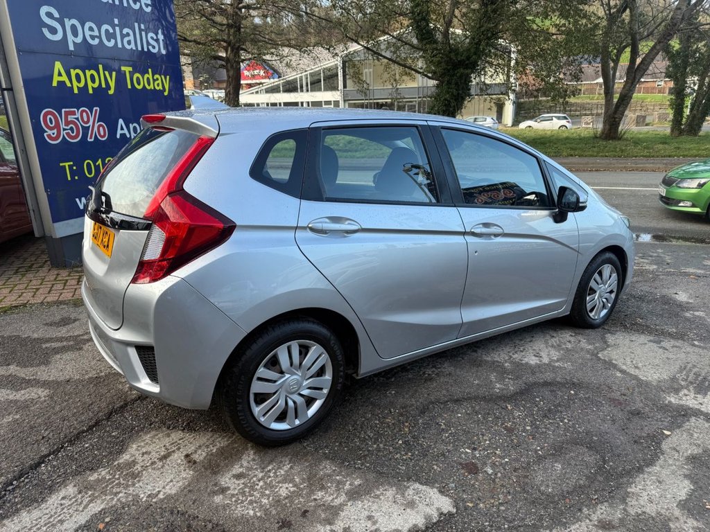 Used Honda Jazz 2017 for sale - 76927607: Photo 10