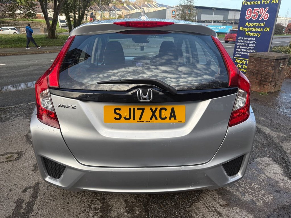 Used Honda Jazz 2017 for sale - 76927607: Photo 14