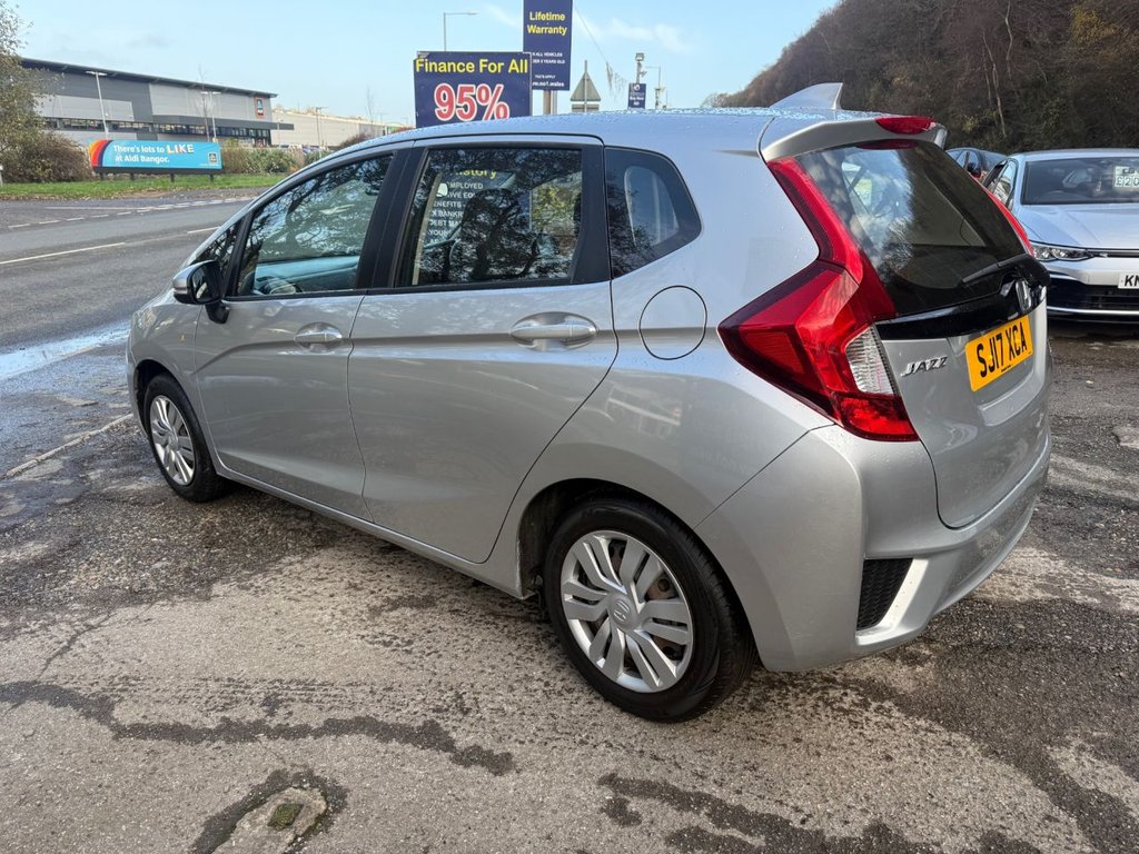 Used Honda Jazz 2017 for sale - 76927607: Photo 21
