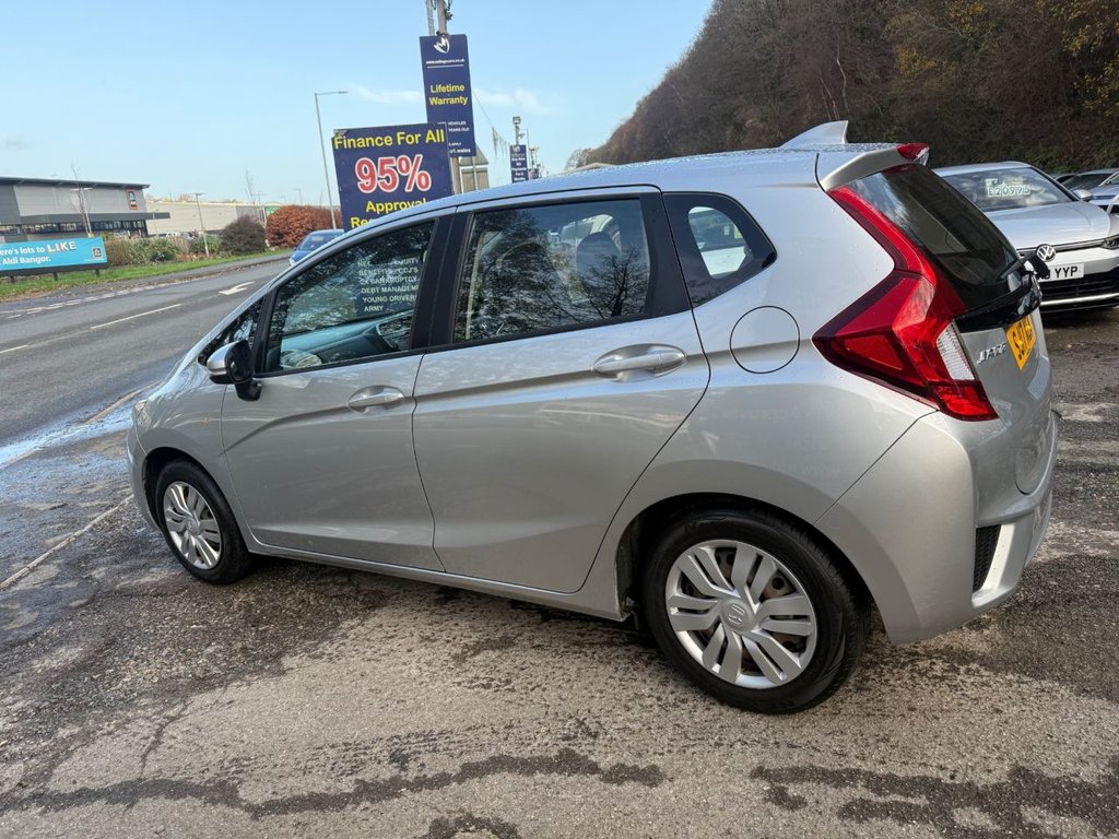 Used Honda Jazz 2017 for sale - 76927607: Photo 5