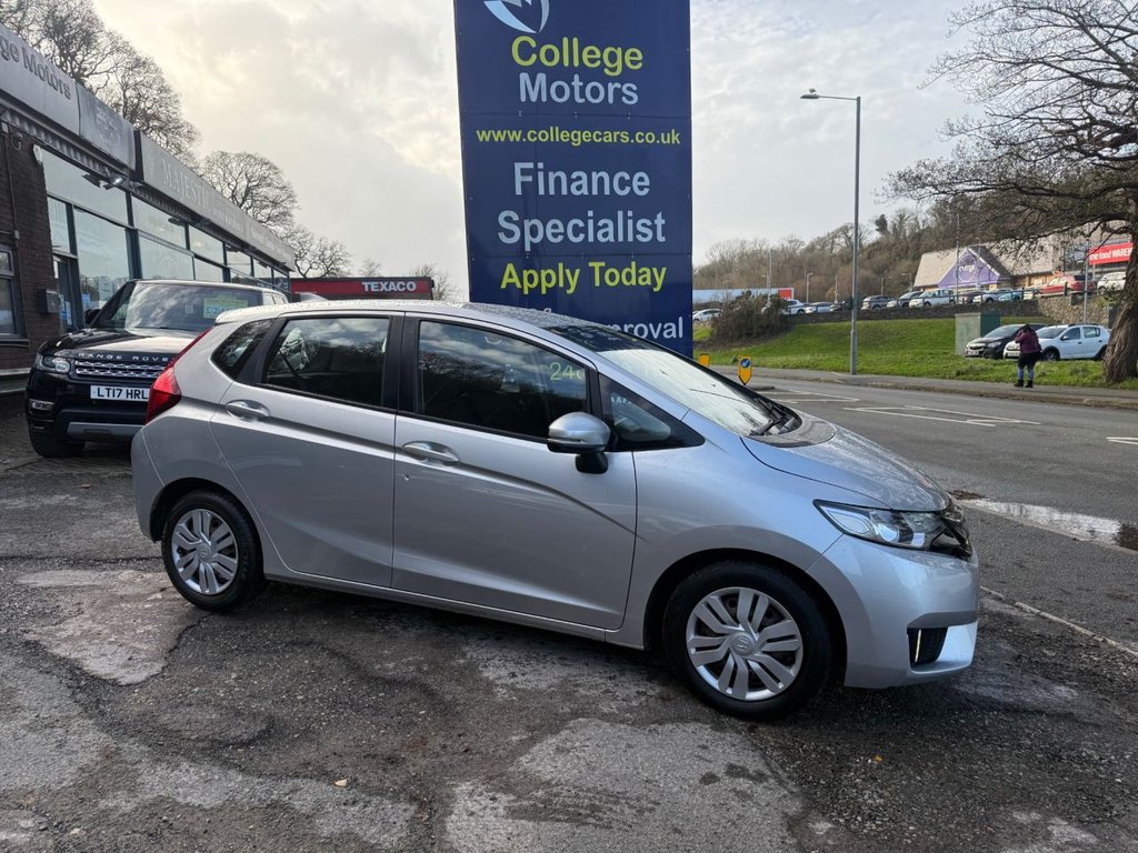 Used Honda Jazz 2017 for sale - 76927607: Photo 8