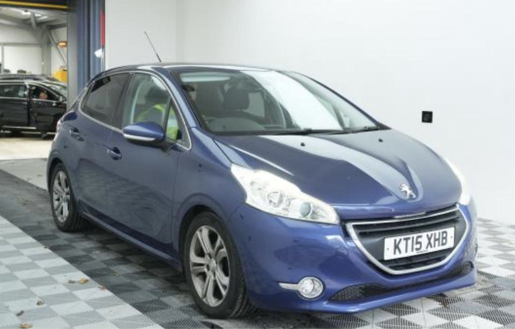Used Peugeot 208 2015 for sale - 77218649: Photo 2