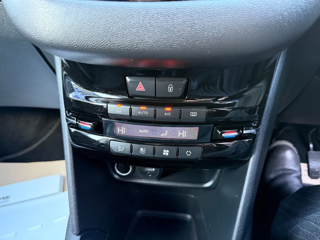 Used Peugeot 208 2015 for sale - 77218649: Photo 29