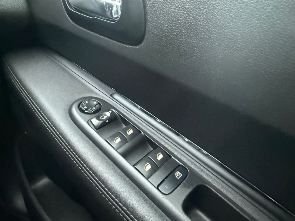 Used Peugeot 3008 2016 for sale - 77205406: Photo 35