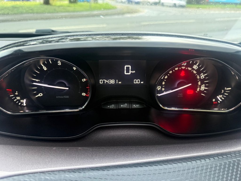 Used Peugeot 2008 2015 for sale - 76481636: Photo 20