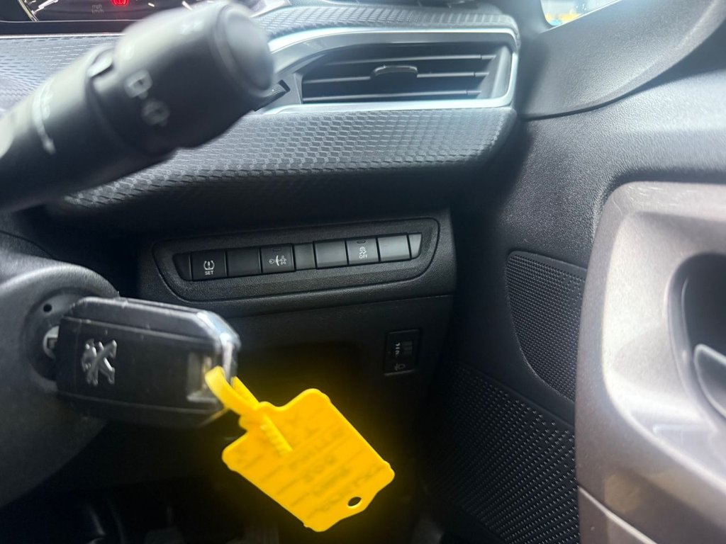 Used Peugeot 2008 2015 for sale - 76481636: Photo 26