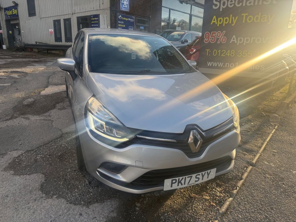 Used Renault Clio 2017 for sale - 76654686: Photo 11