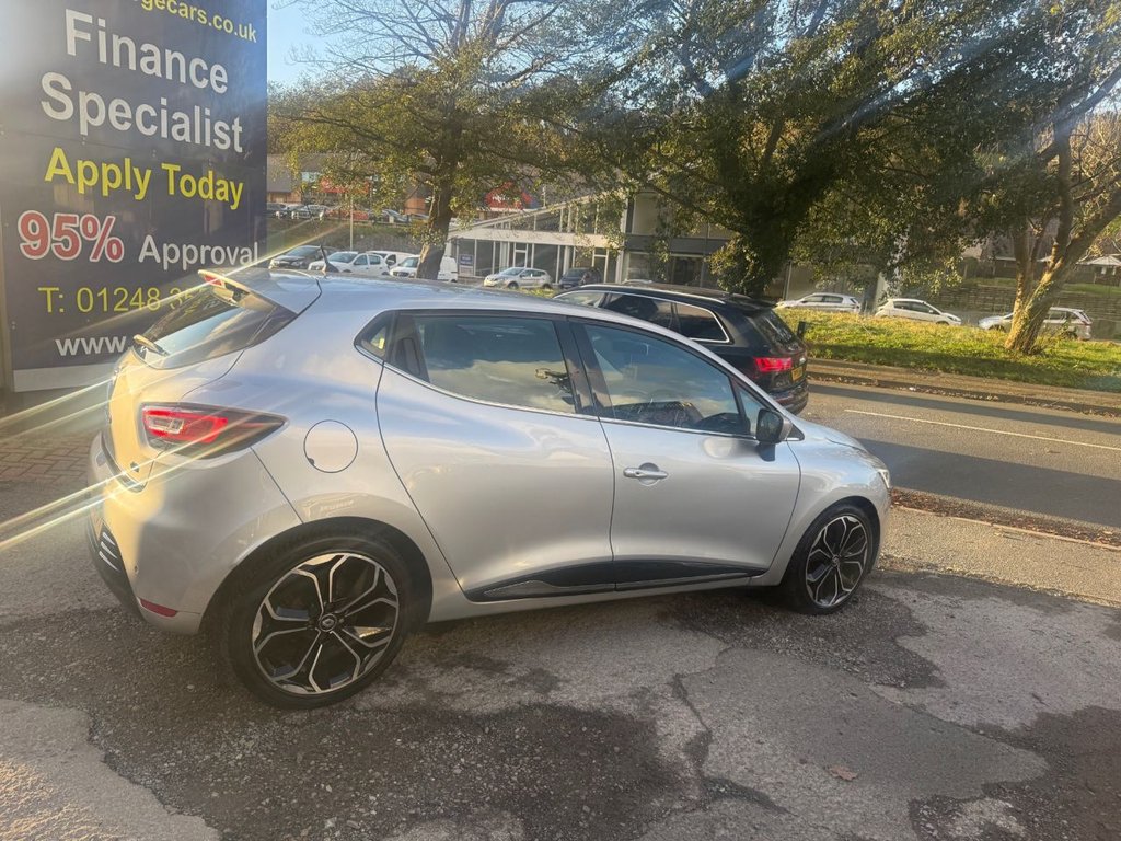 Used Renault Clio 2017 for sale - 76654686: Photo 17