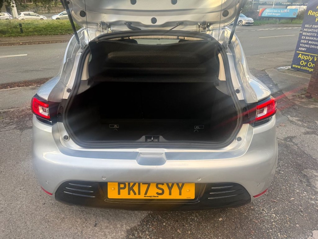 Used Renault Clio 2017 for sale - 76654686: Photo 21