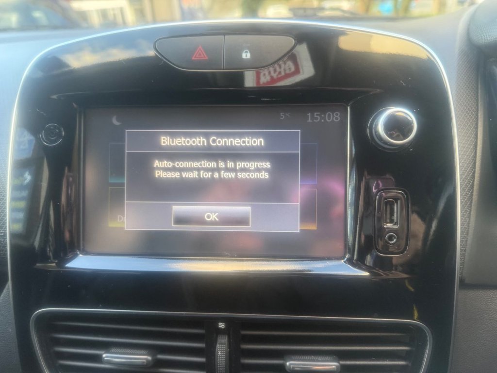 Used Renault Clio 2017 for sale - 76654686: Photo 29