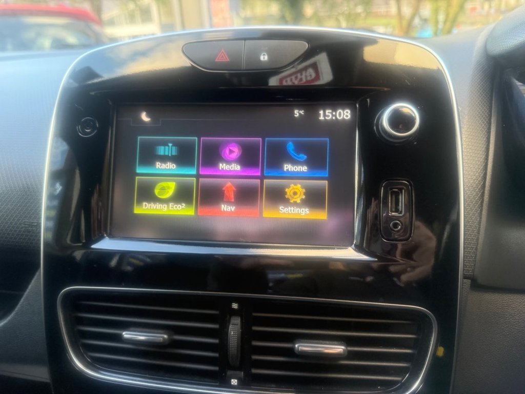 Used Renault Clio 2017 for sale - 76654686: Photo 30