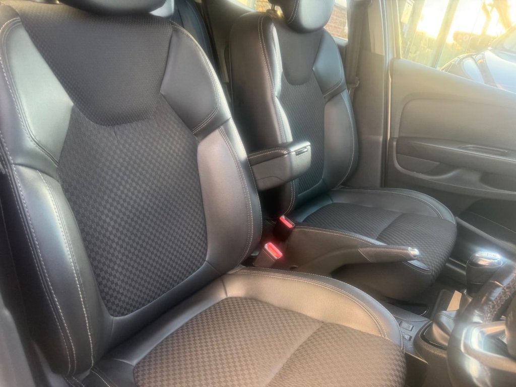 Used Renault Clio 2017 for sale - 76654686: Photo 35