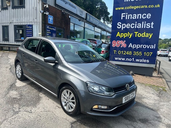 Used Volkswagen Polo 2015 for sale - 75630448: Photo 1