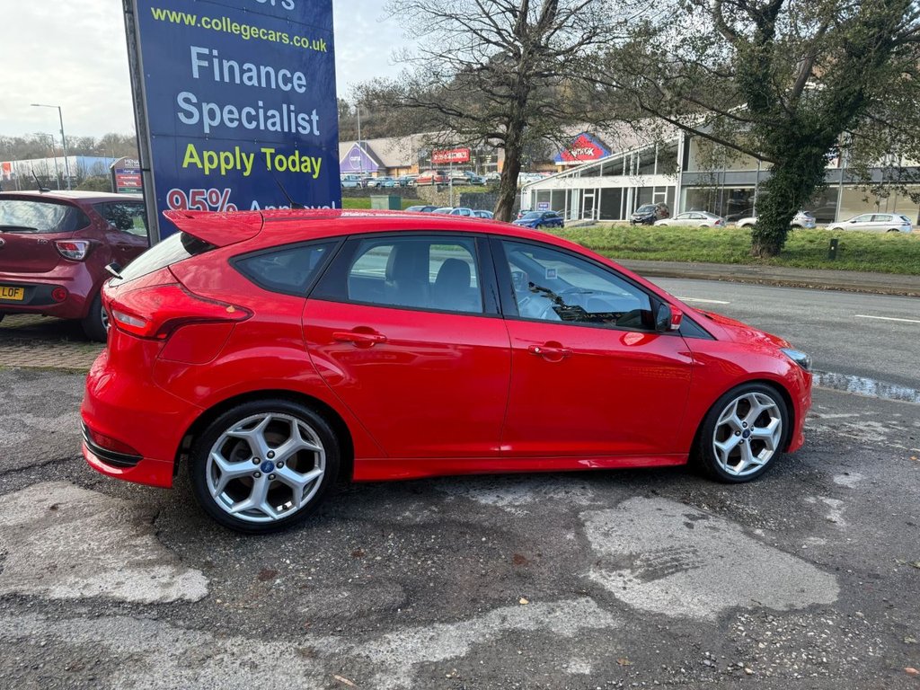 Used Ford Focus 2015 for sale - 76927538: Photo 5