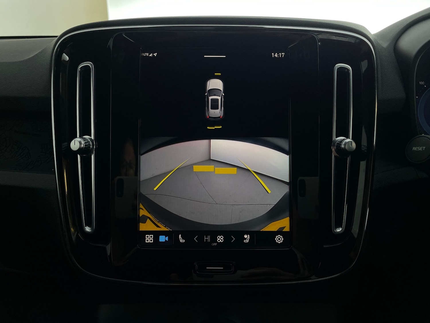 Used Volvo XC40 2022 for sale - 76946480: Photo 23