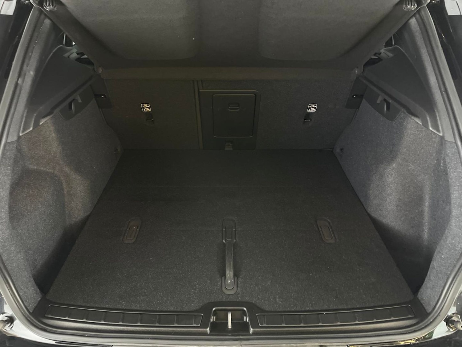 Used Volvo XC40 2022 for sale - 76946480: Photo 39