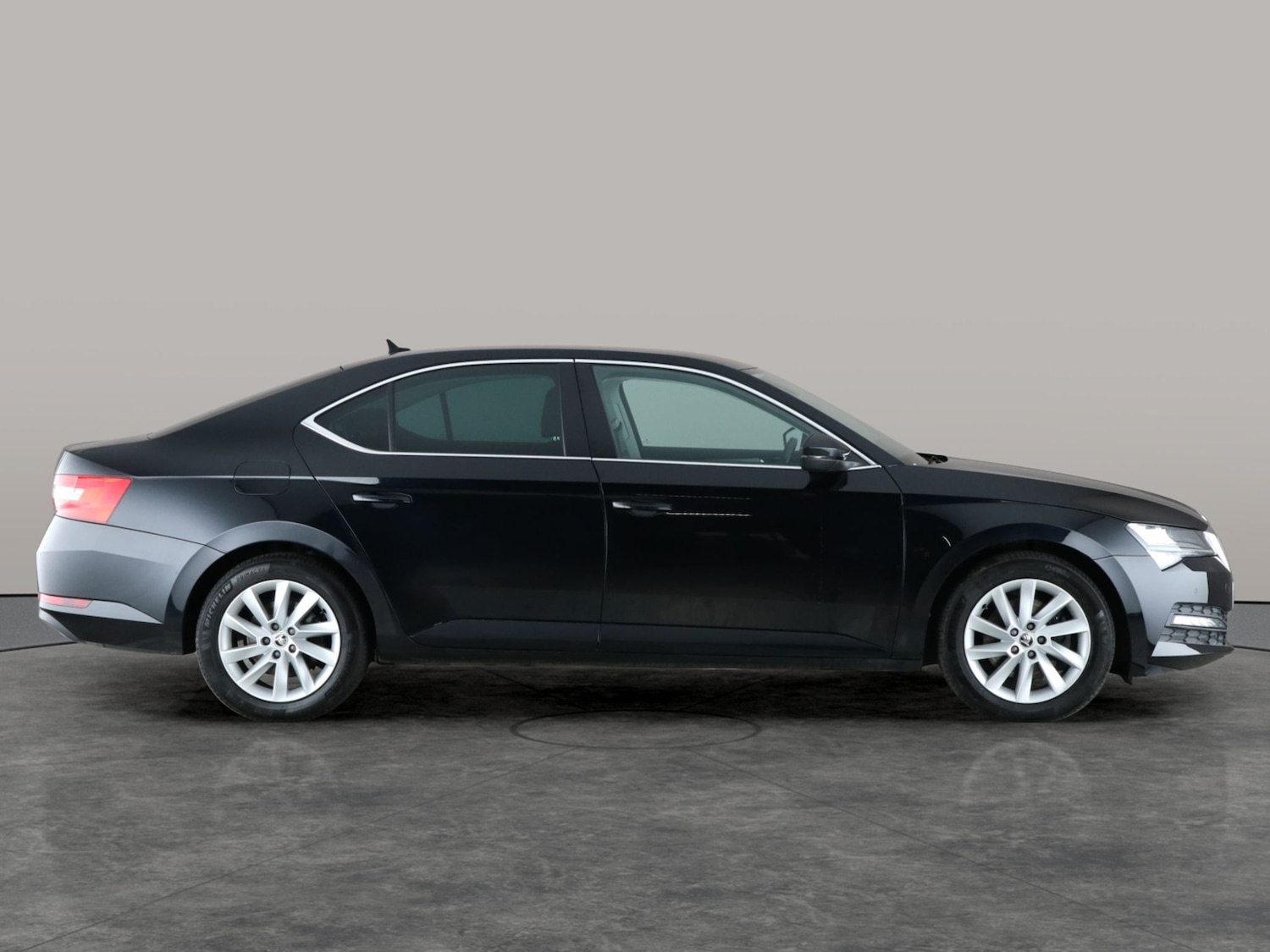 Used Skoda Superb 2020 for sale - 76542673: Photo 9