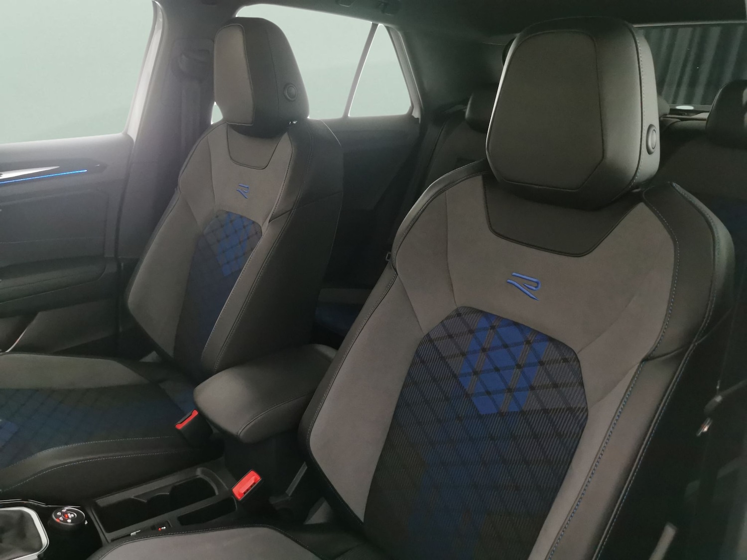 Used Volkswagen T-Roc 2023 for sale - 77557036: Photo 23