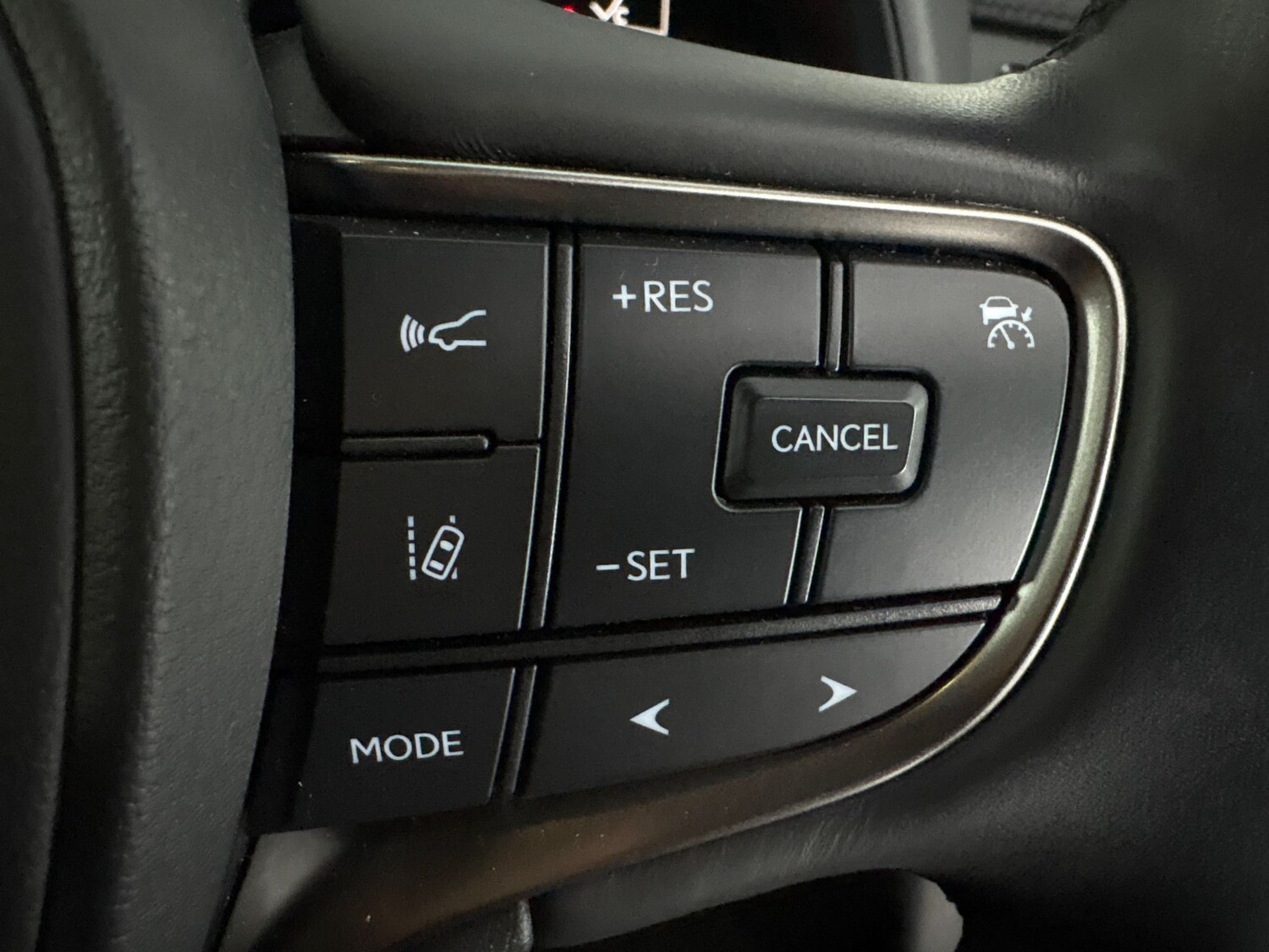 Used Lexus UX 2023 for sale - 77350841: Photo 17