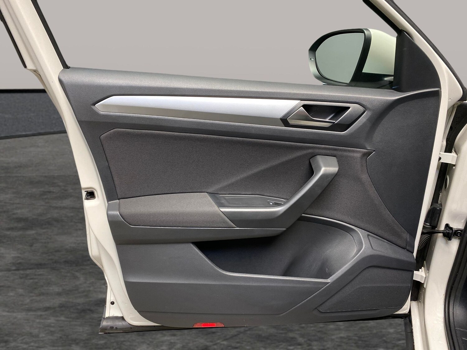 Used Volkswagen T-Roc 2023 for sale - 78212306: Photo 22