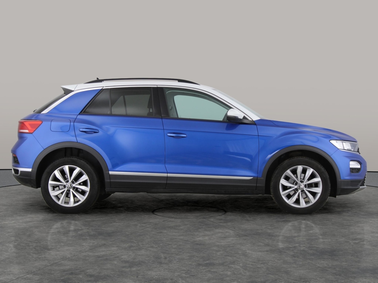 Used Volkswagen T-Roc 2021 for sale - 77180338: Photo 8
