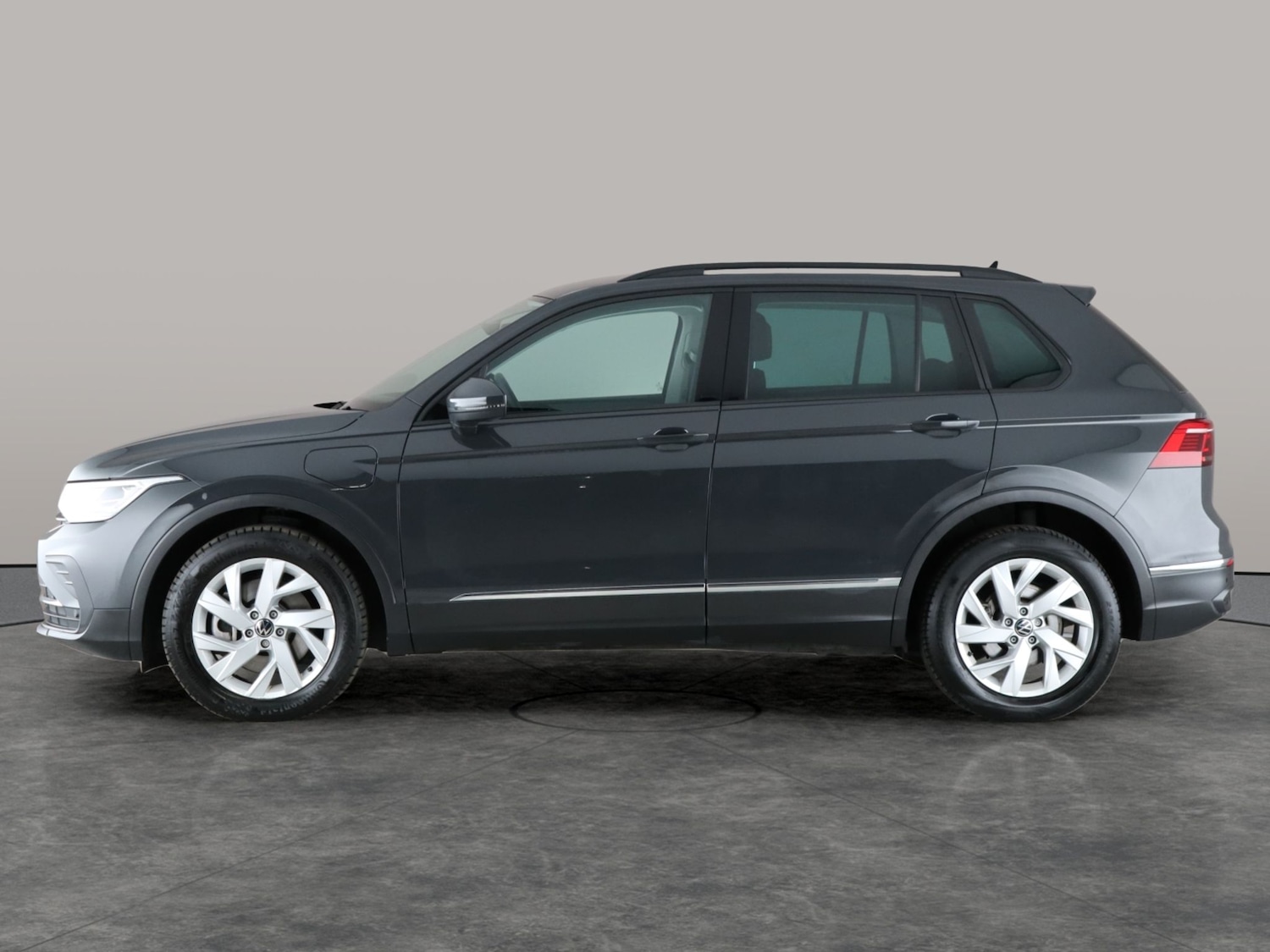 Used Volkswagen Tiguan 2024 for sale - 76709900: Photo 13