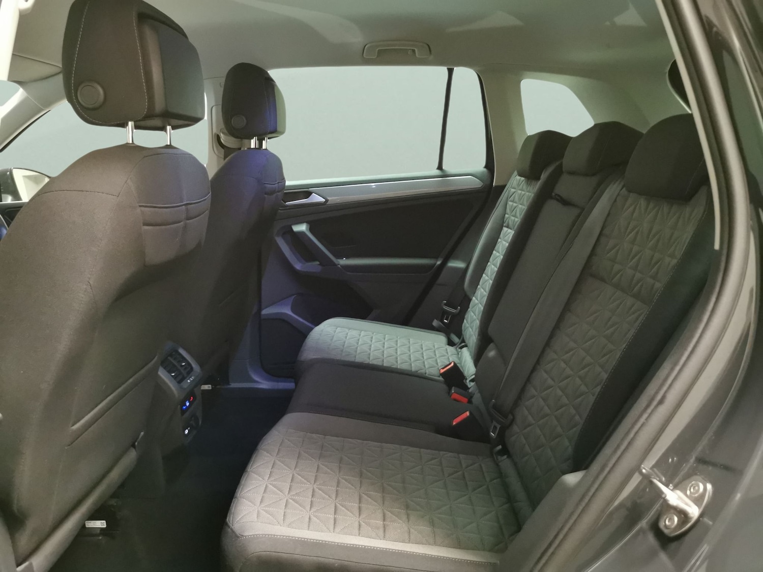 Used Volkswagen Tiguan 2024 for sale - 76709900: Photo 28