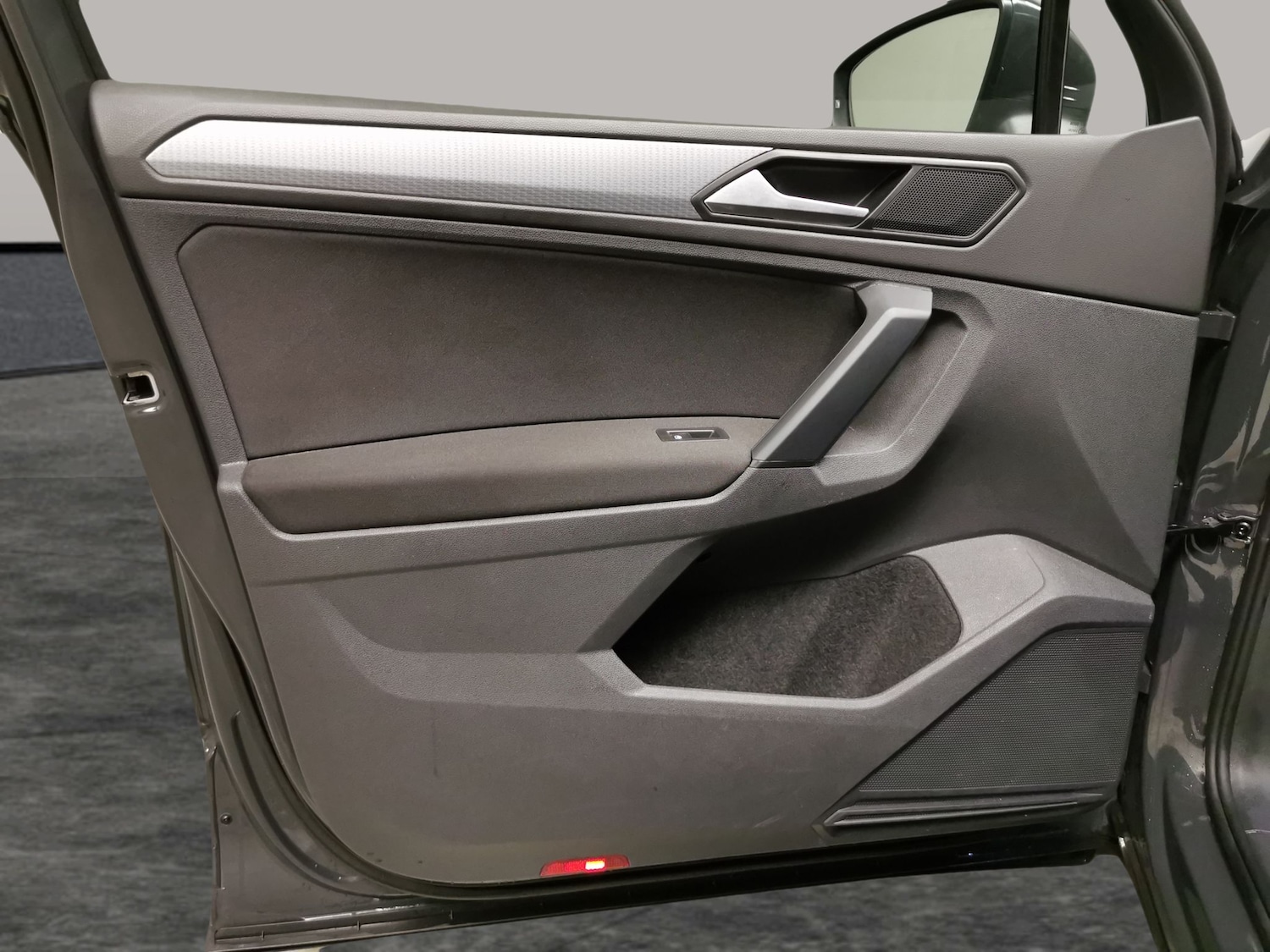 Used Volkswagen Tiguan 2024 for sale - 76709900: Photo 29