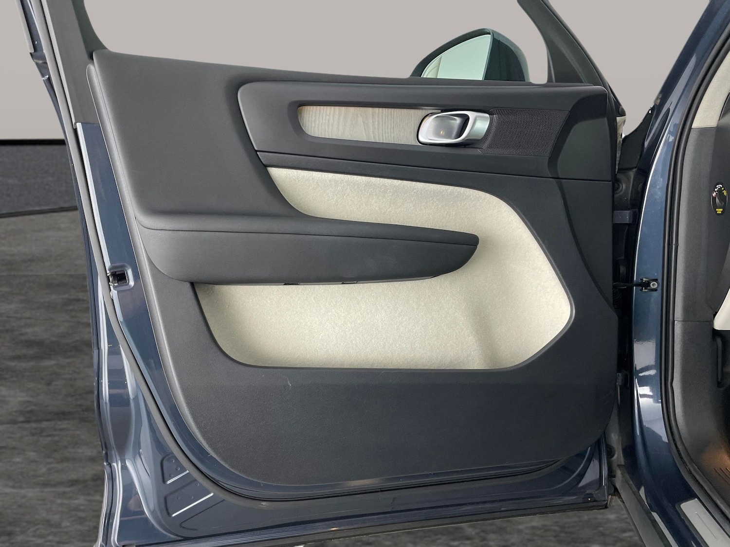 Used Volvo XC40 2020 for sale - 76442218: Photo 44