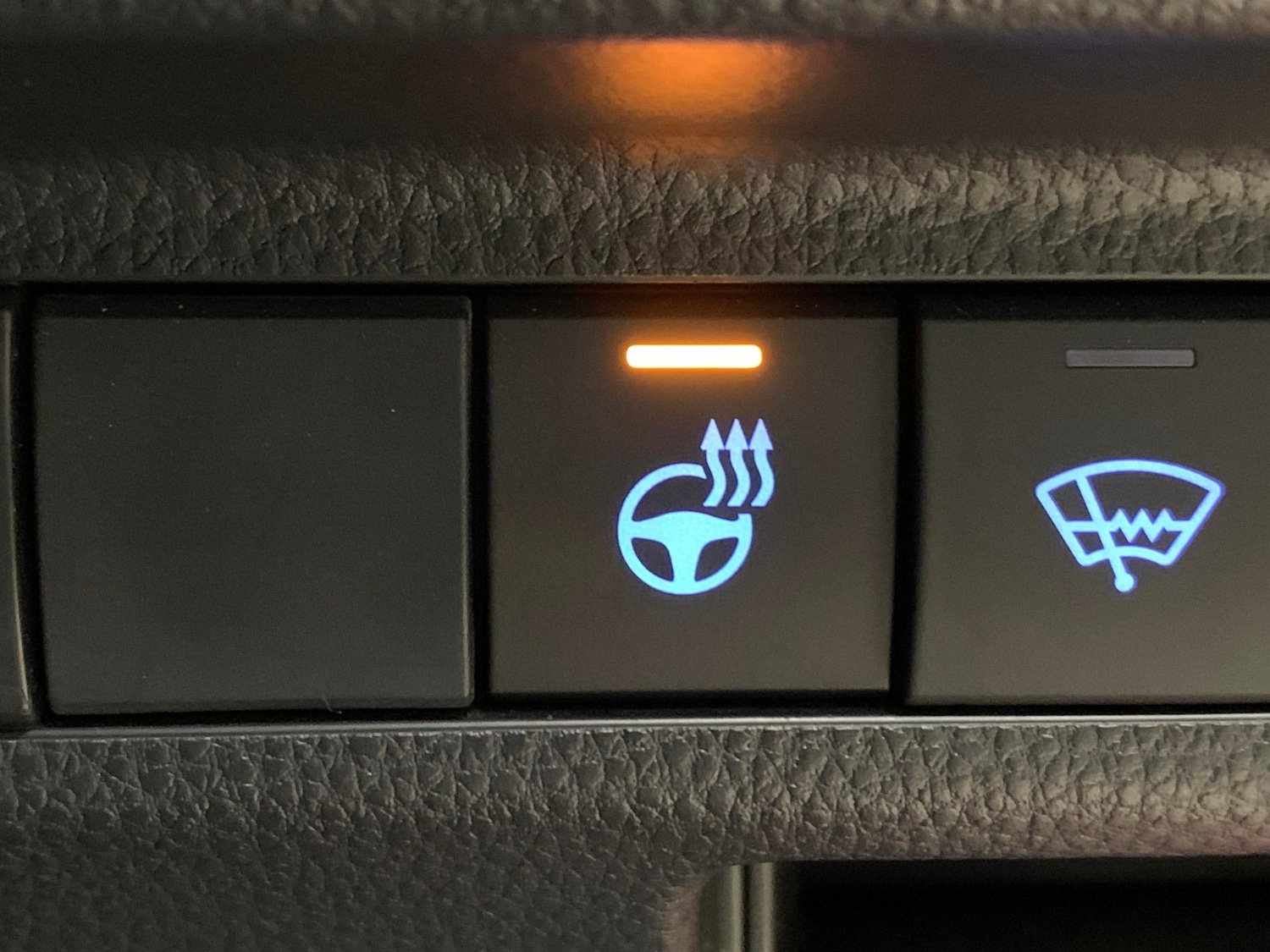 Used Toyota RAV4 2019 for sale - 76392133: Photo 26