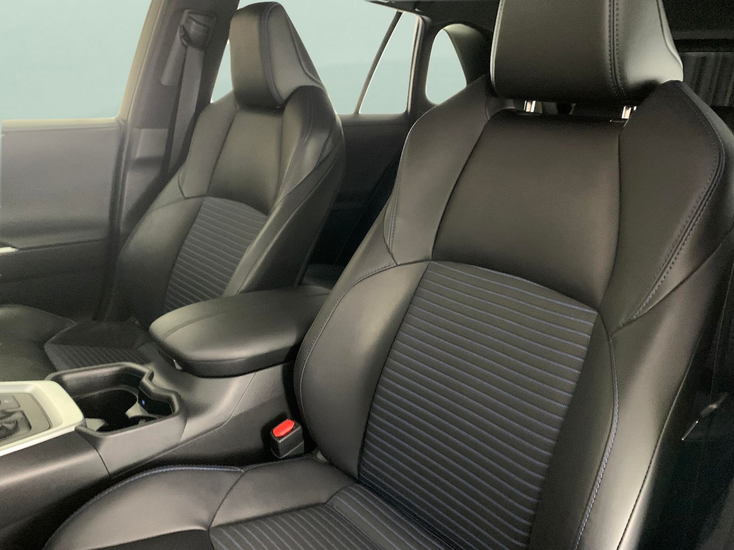 Used Toyota RAV4 2021 for sale - 76159334: Photo 28