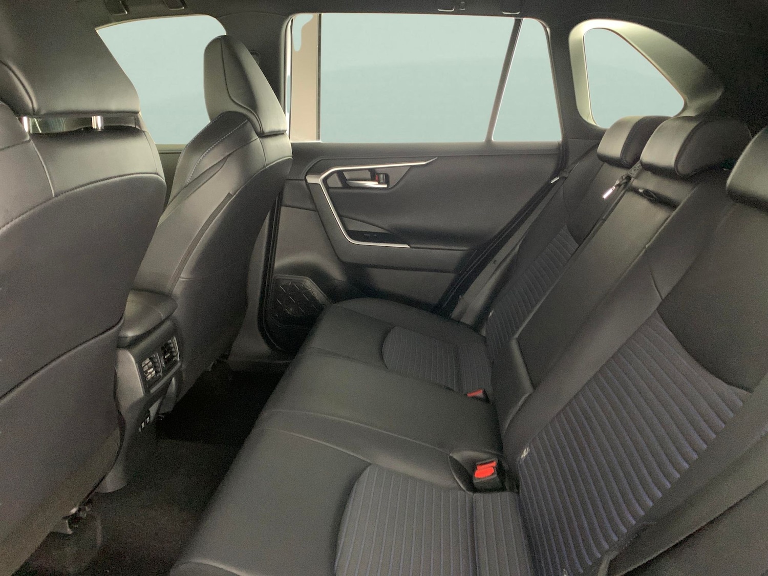Used Toyota RAV4 2021 for sale - 76159334: Photo 36