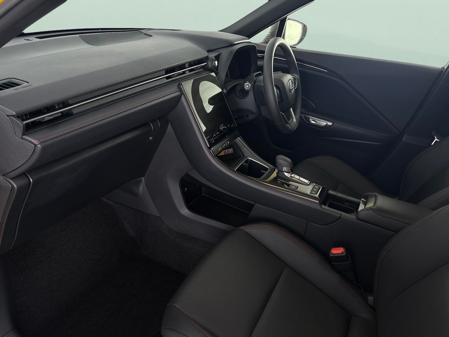 Used Lexus LBX 2024 for sale - 76636240: Photo 4